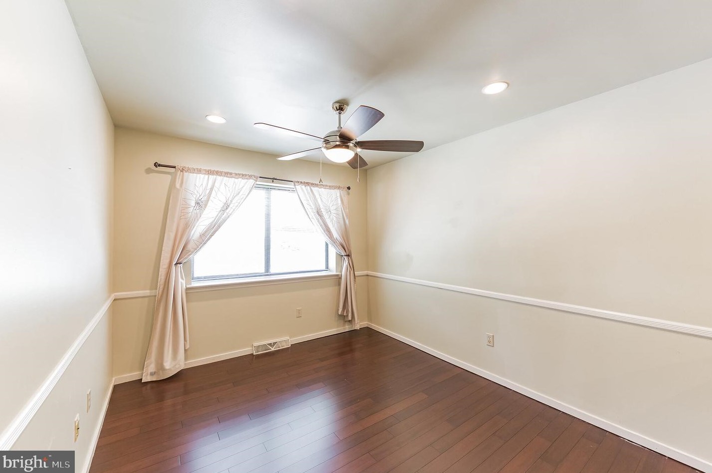 390 Lynetree Dr, West Chester PA 19380-1707 exterior