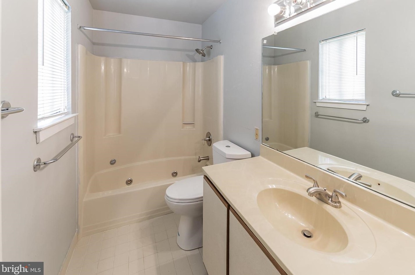 390 Lynetree Dr, West Chester PA 19380-1707 exterior