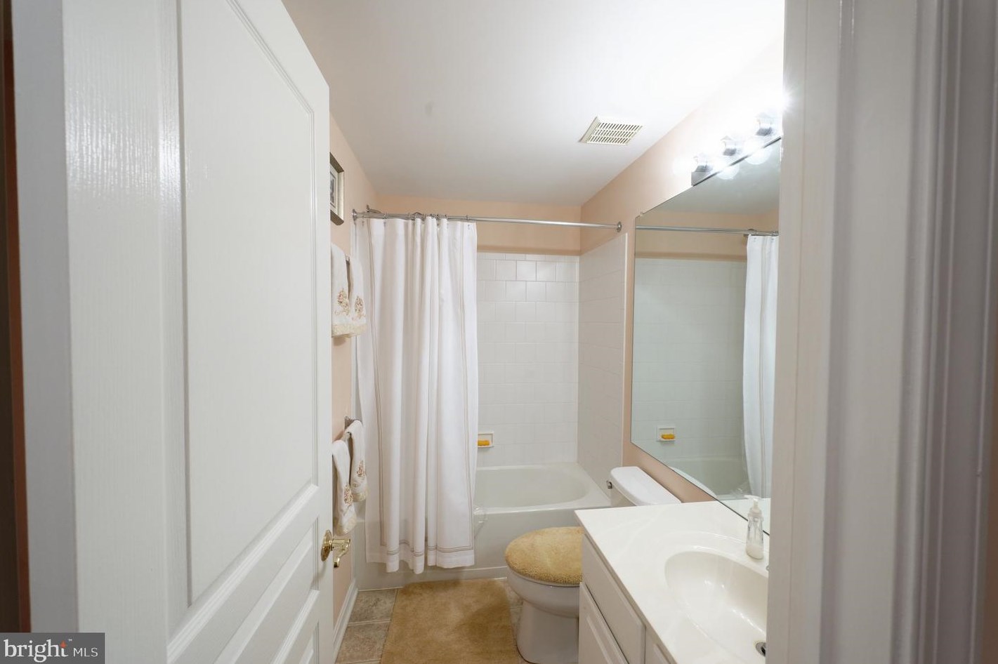 107 Applegate Dr, West Chester PA 19382-5587 exterior