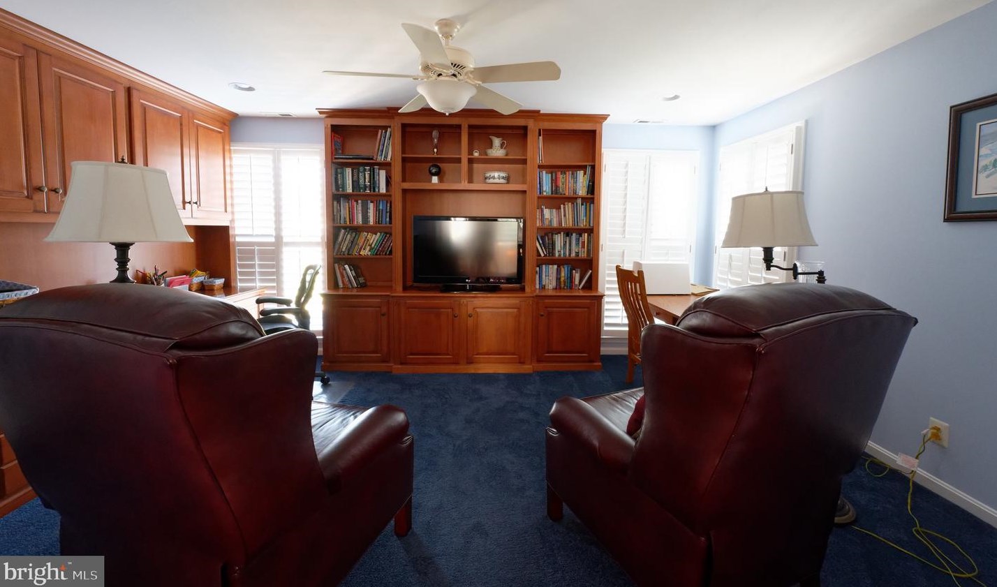 107 Applegate Dr, West Chester PA 19382-5587 exterior