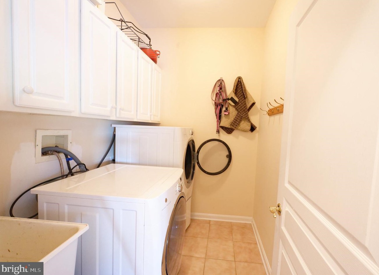 107 Applegate Dr, West Chester PA 19382-5587 exterior