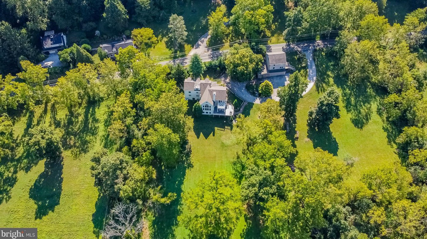 1465 Hollow Rd, Chester Springs, PA 19425-2618
