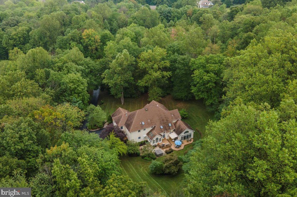 44 Crown Oak Dr, Chester Springs, PA 19425-2436