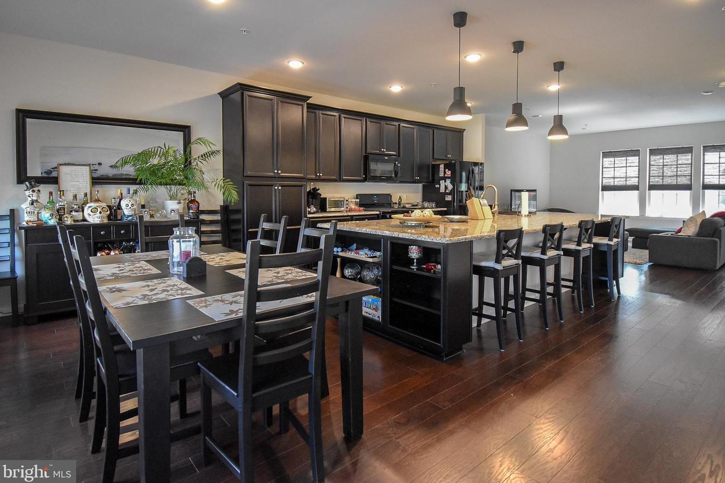 117 Locks Farm Ln, Downingtown, PA 19335