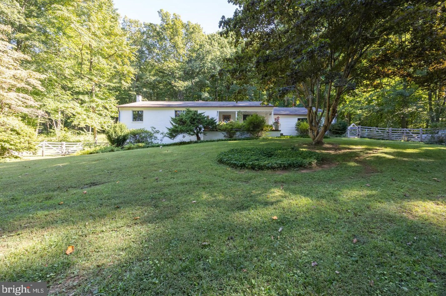 1256 Hollow Rd, Chester Springs, PA 19425-3100