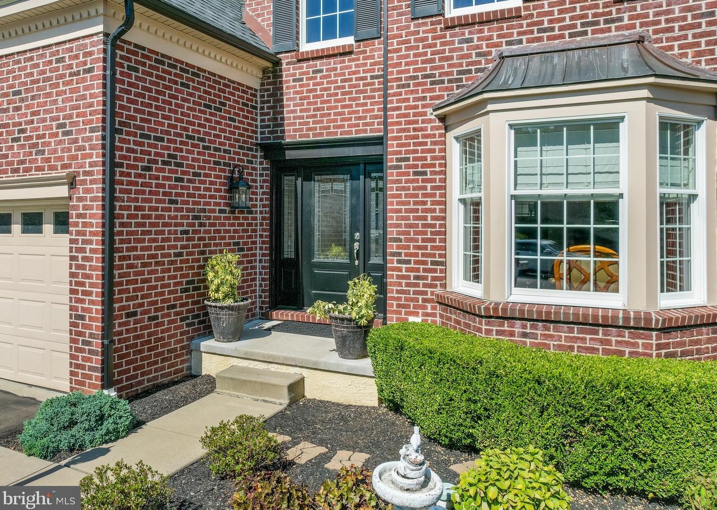 1230 Denton Dr, Chester Springs, PA 19425-3878