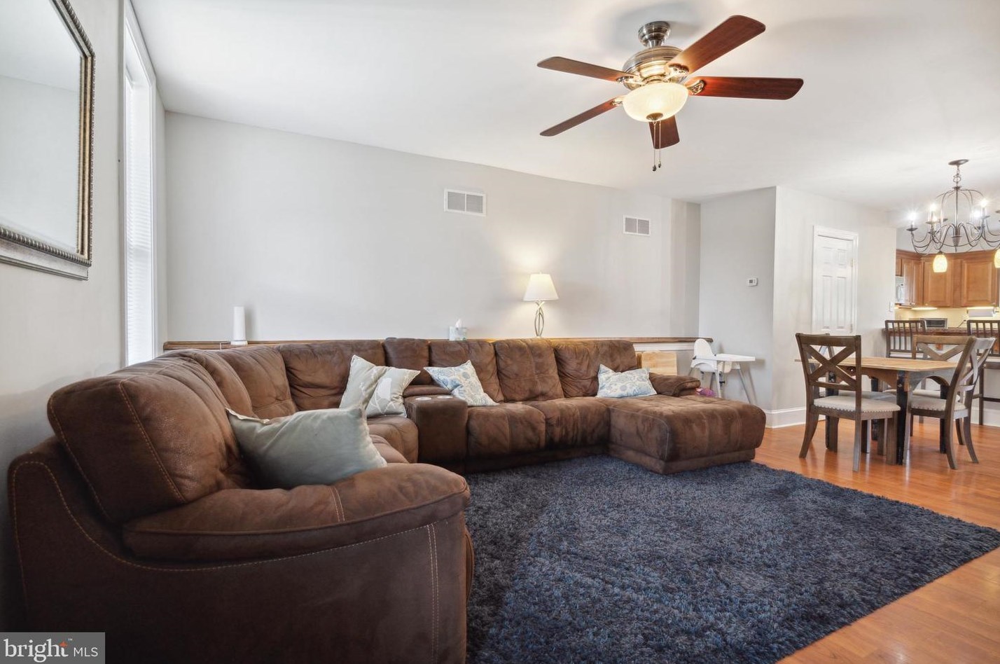 429 Broad St, Oxford PA 19363-1642 exterior