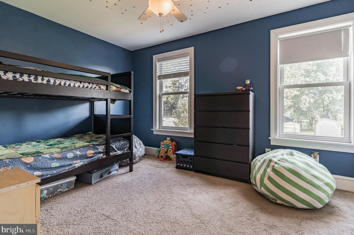 429 Broad St, Oxford PA 19363-1642 exterior