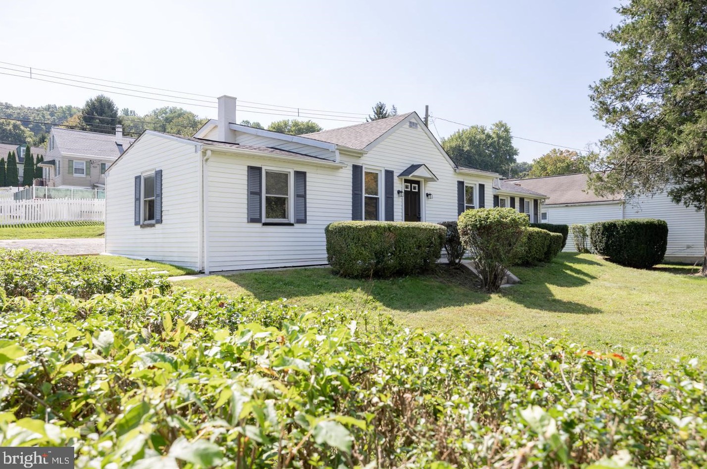 1402 Valley Rd, Romansville, PA 19320-2725