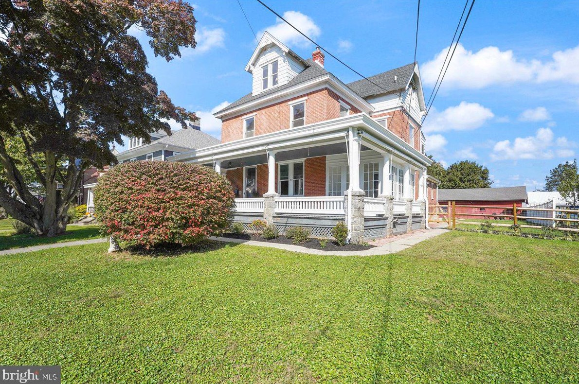 51 Pine St, Oxford, PA 19363