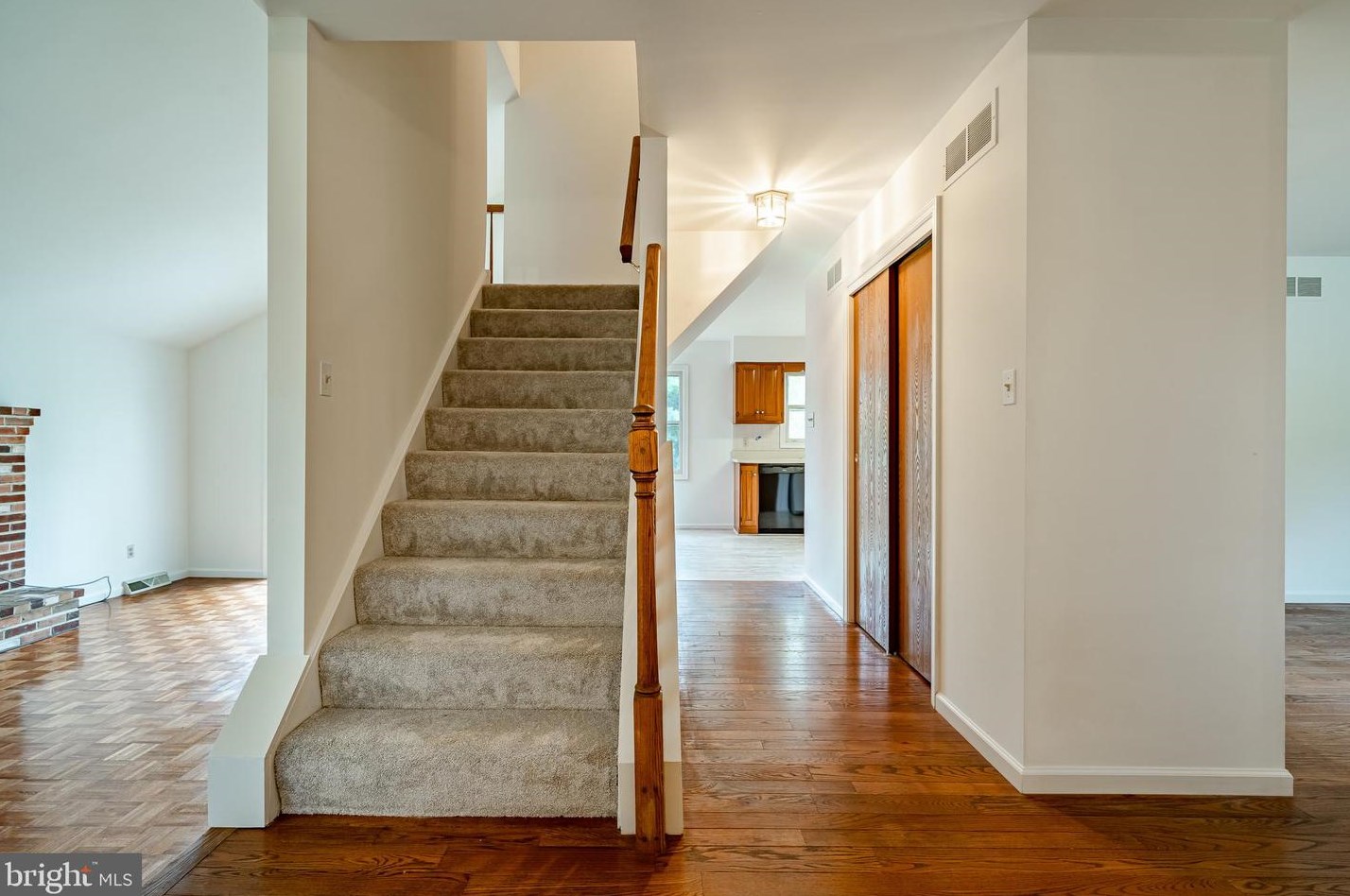 4 Main Lin Dr, Romansville, PA 19320-1456