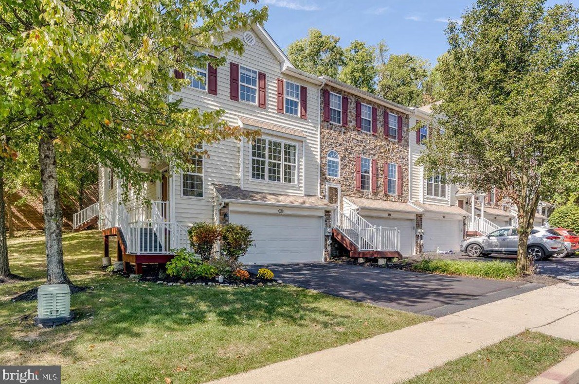240 Yorktown Ct, Frazer, PA 19355-8527