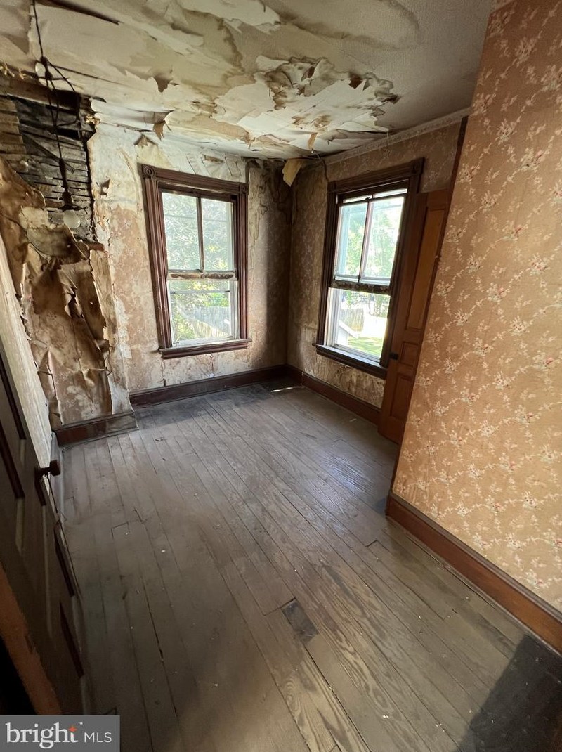 40 4 St, Oxford PA 19363-1604 exterior