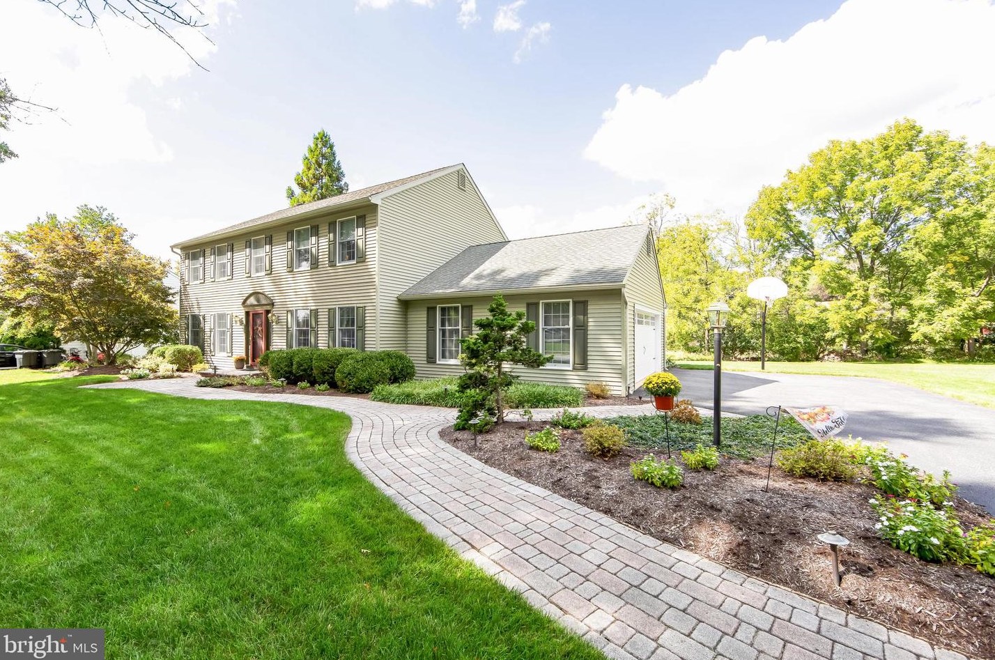 1106 Fielding Dr, West Chester, PA 19382-7266