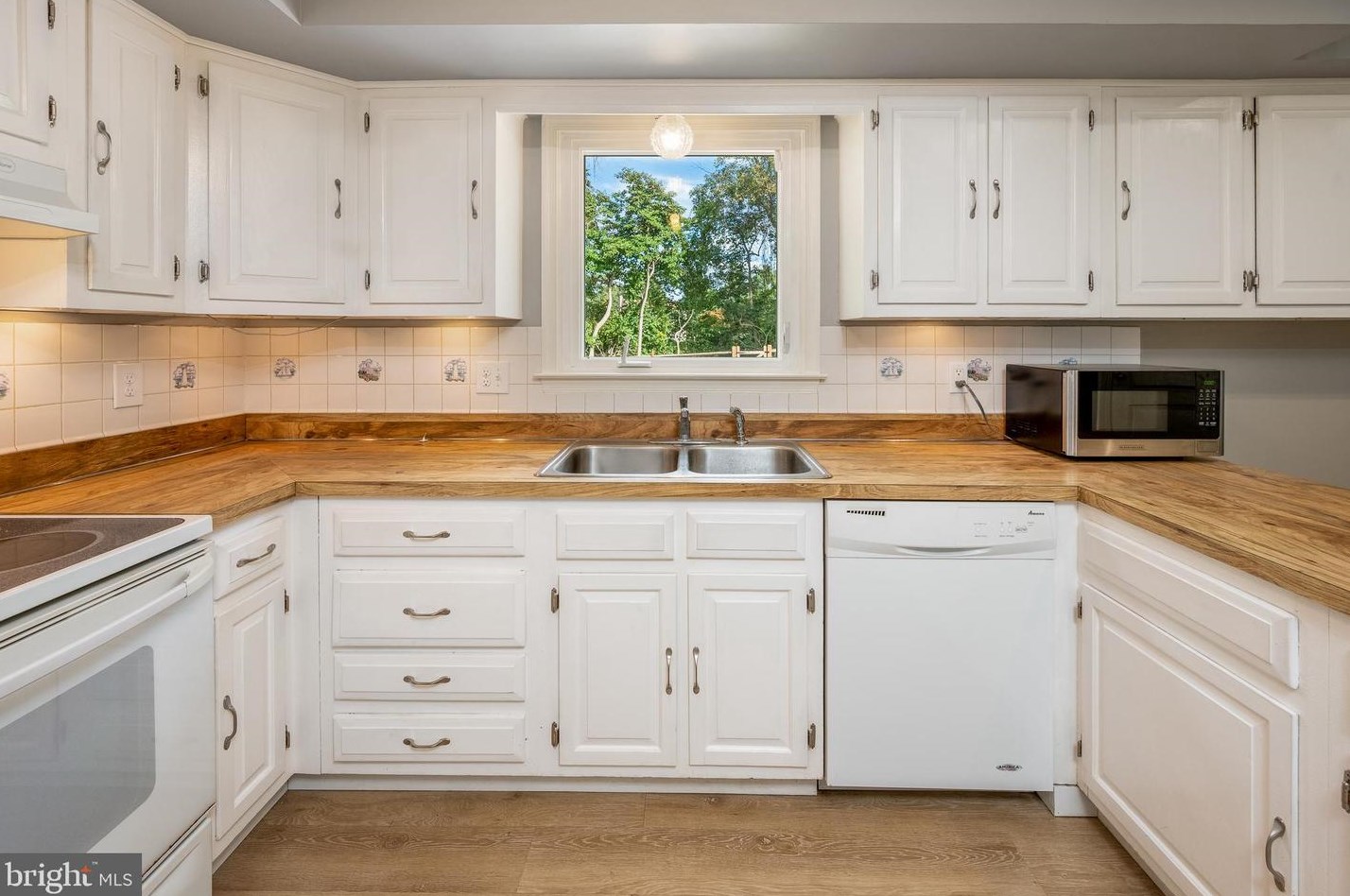 1511 Fox Run Dr, Romansville PA  19320-4725 exterior