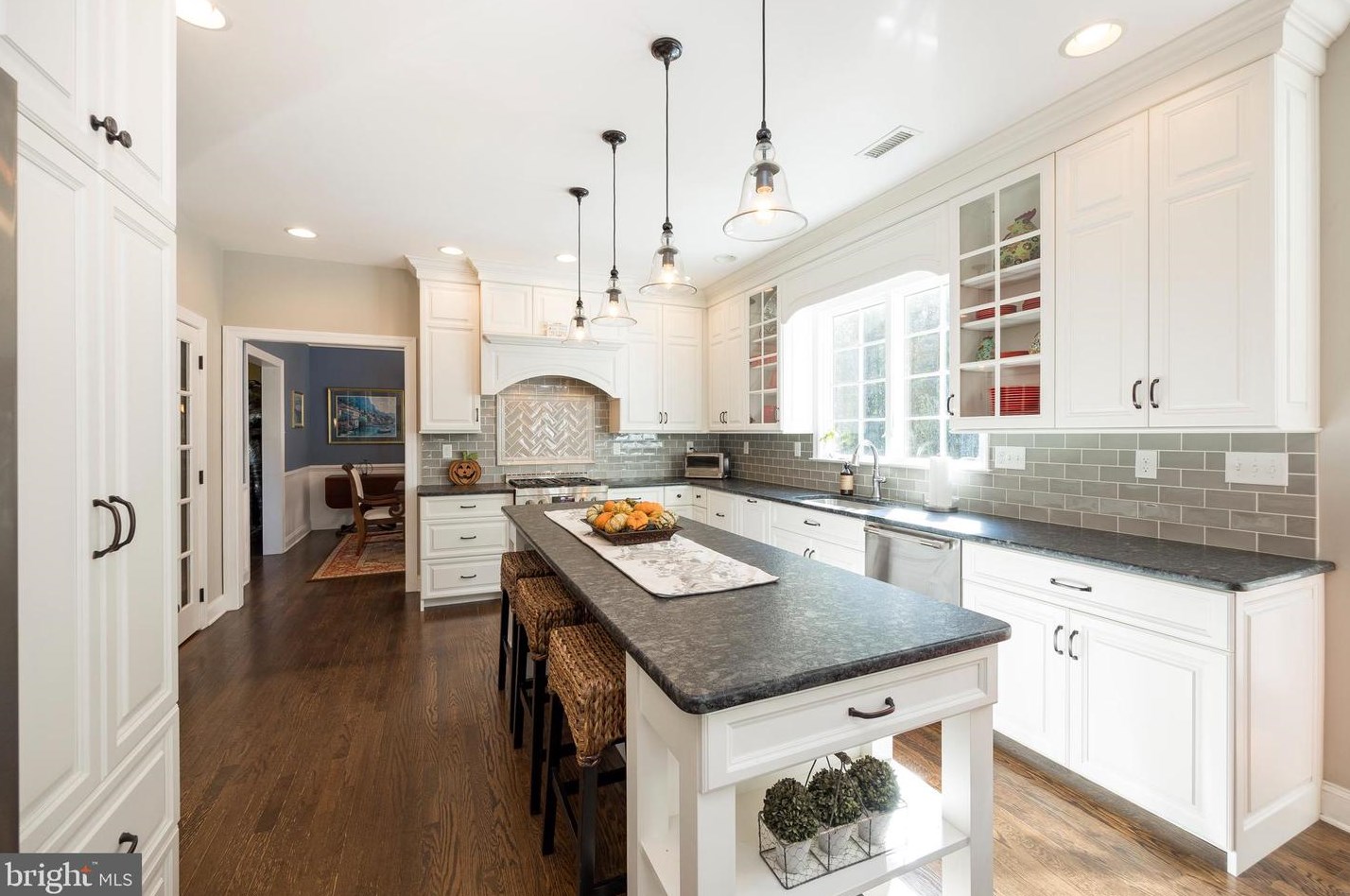 818 Tremont Dr, Downingtown, PA 19335-4128