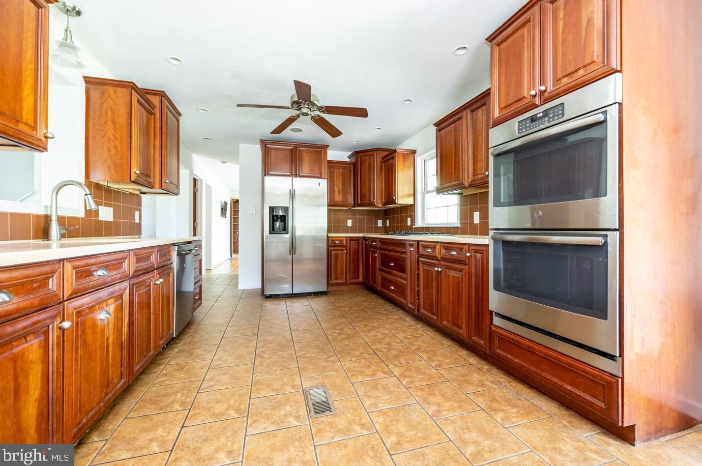 15 Somerset Dr, Romansville, PA 19320-4209