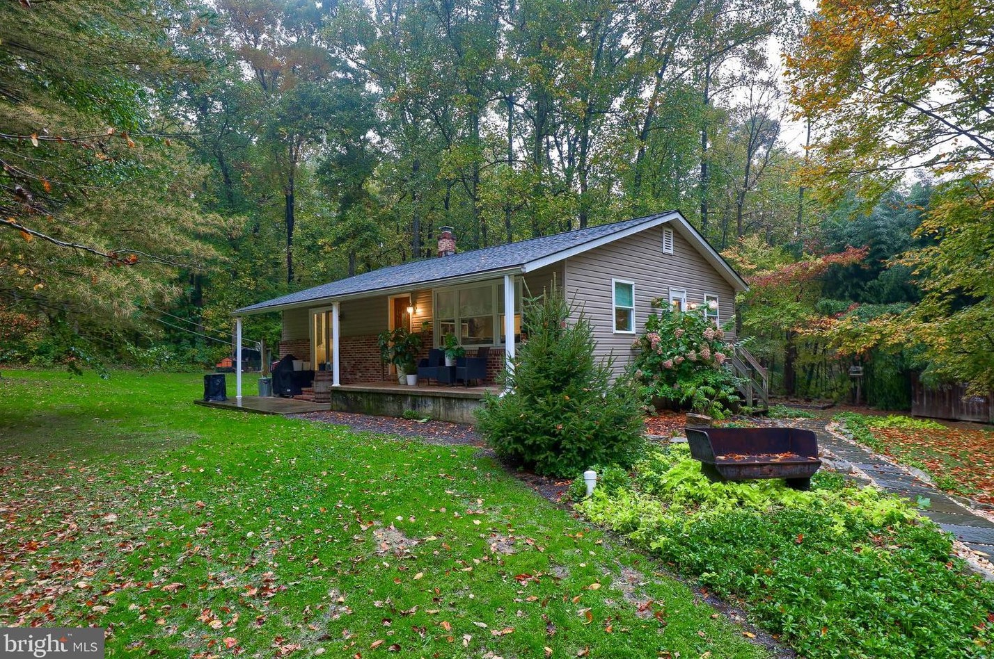 307 Dove Ln, Romansville, PA 19320-1725