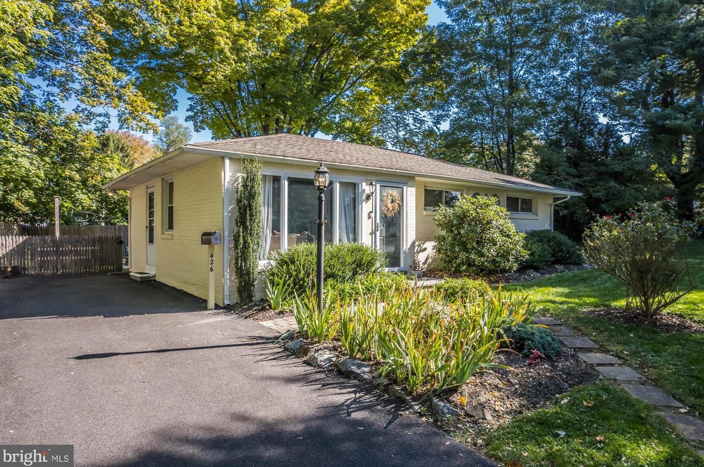 426 College Ave, West Chester, PA 19382-3556
