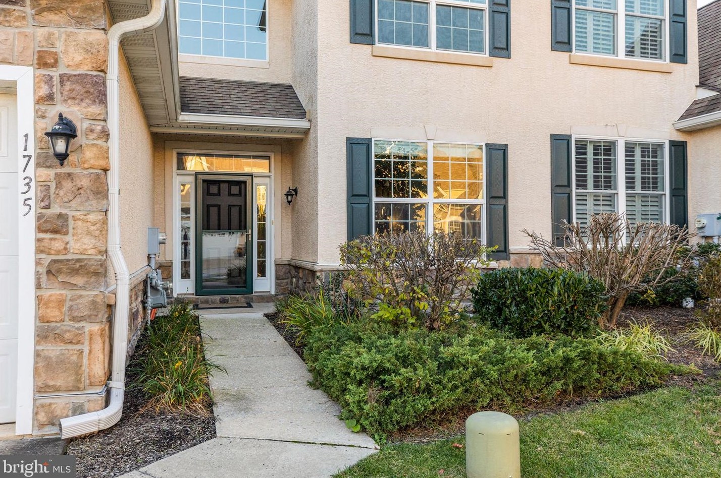 1735 Wisteria Ln, West Chester, PA 19380-4212