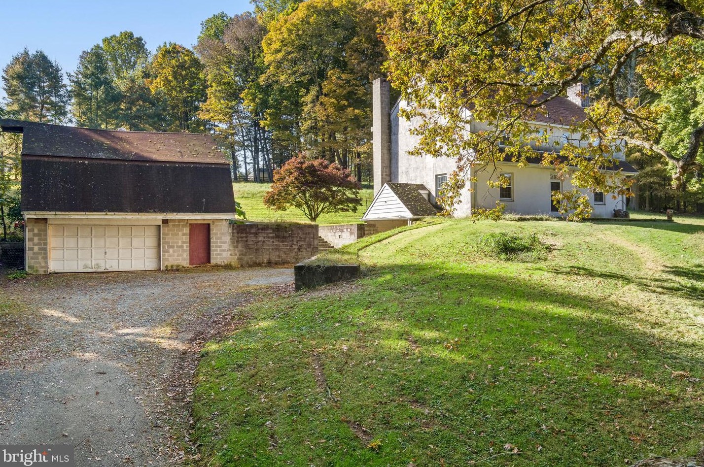 940 Hillsdale Rd, West Chester, PA 19382-1921