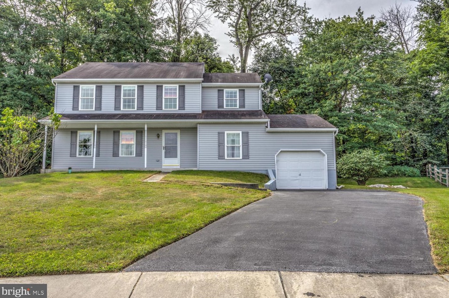 212 Julie Dr, Parkesburg, PA 19365