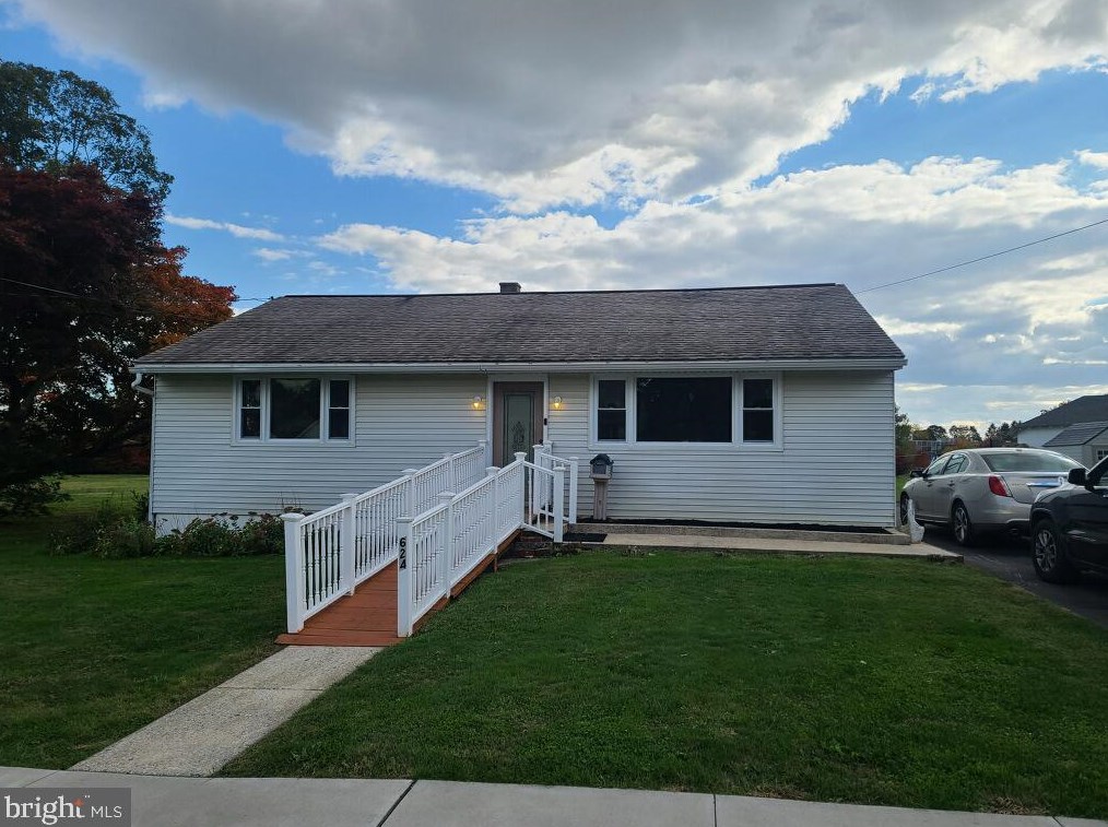 624 Hodgson St, Oxford, PA 19363-1804