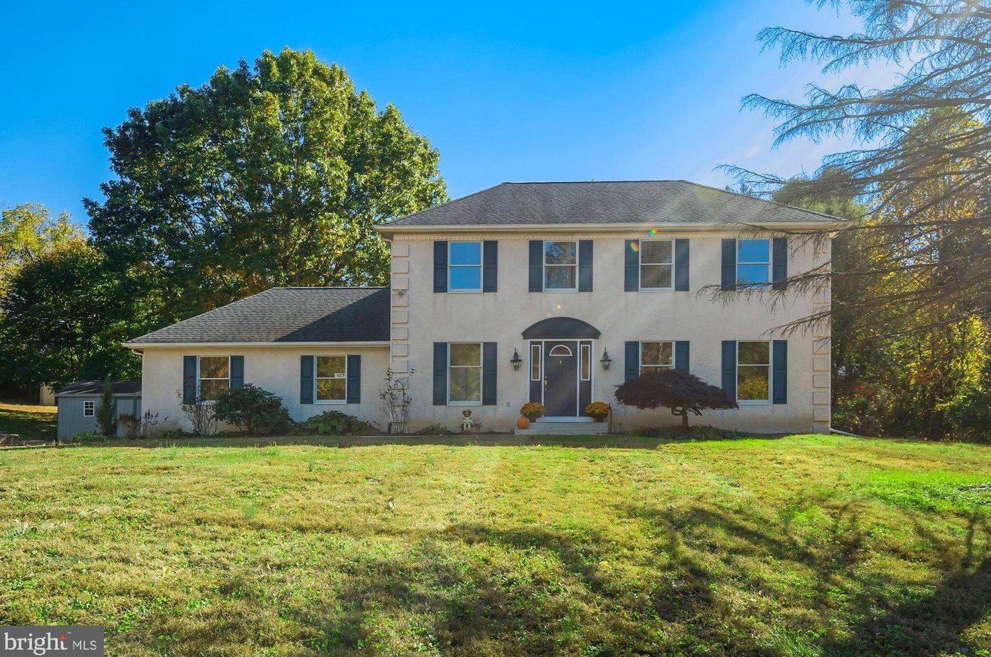 107 Carriage Run Dr, New London Township, PA 19352-1210