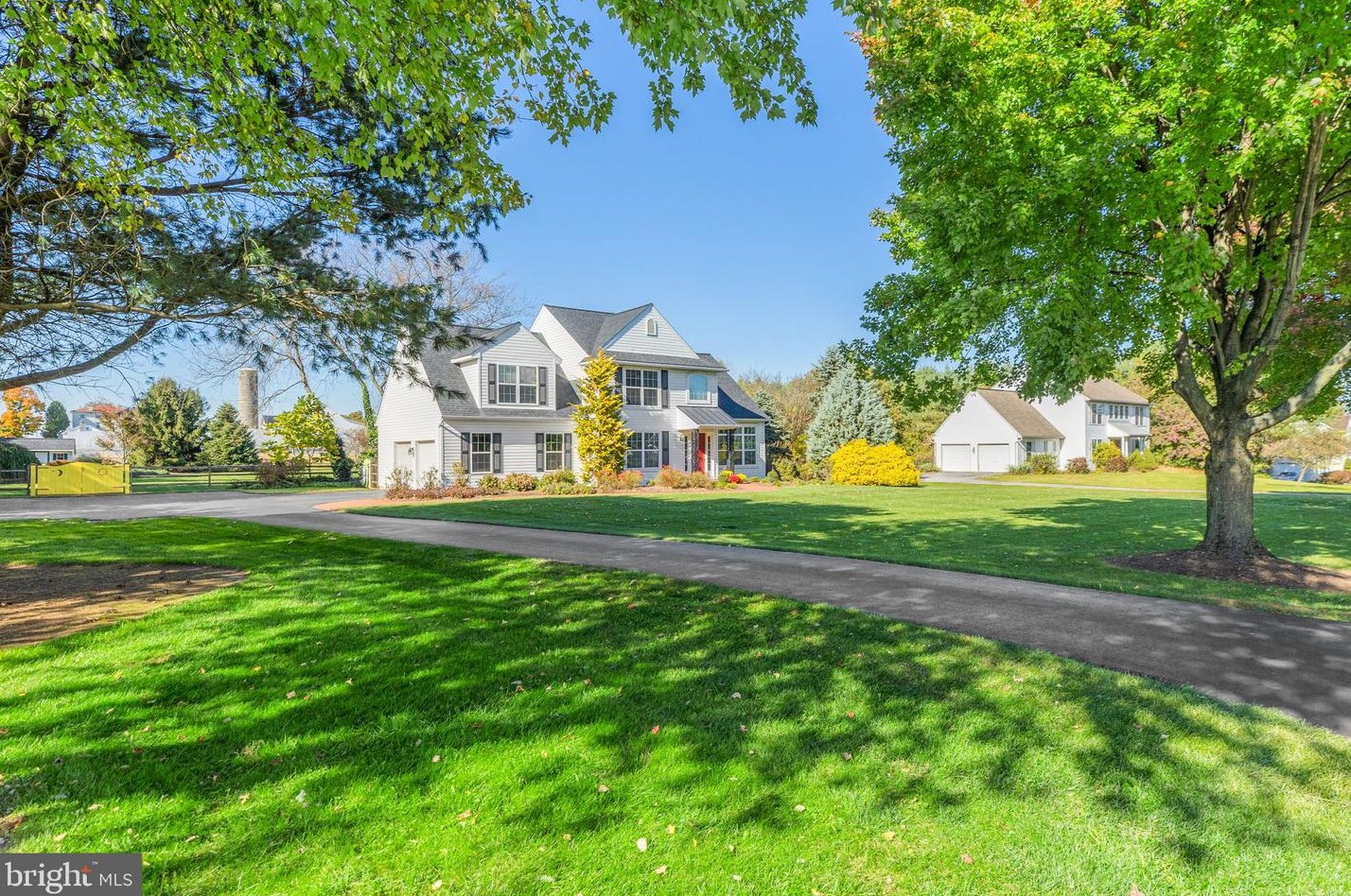 201 Country Dr, Oxford, PA 19363-3903