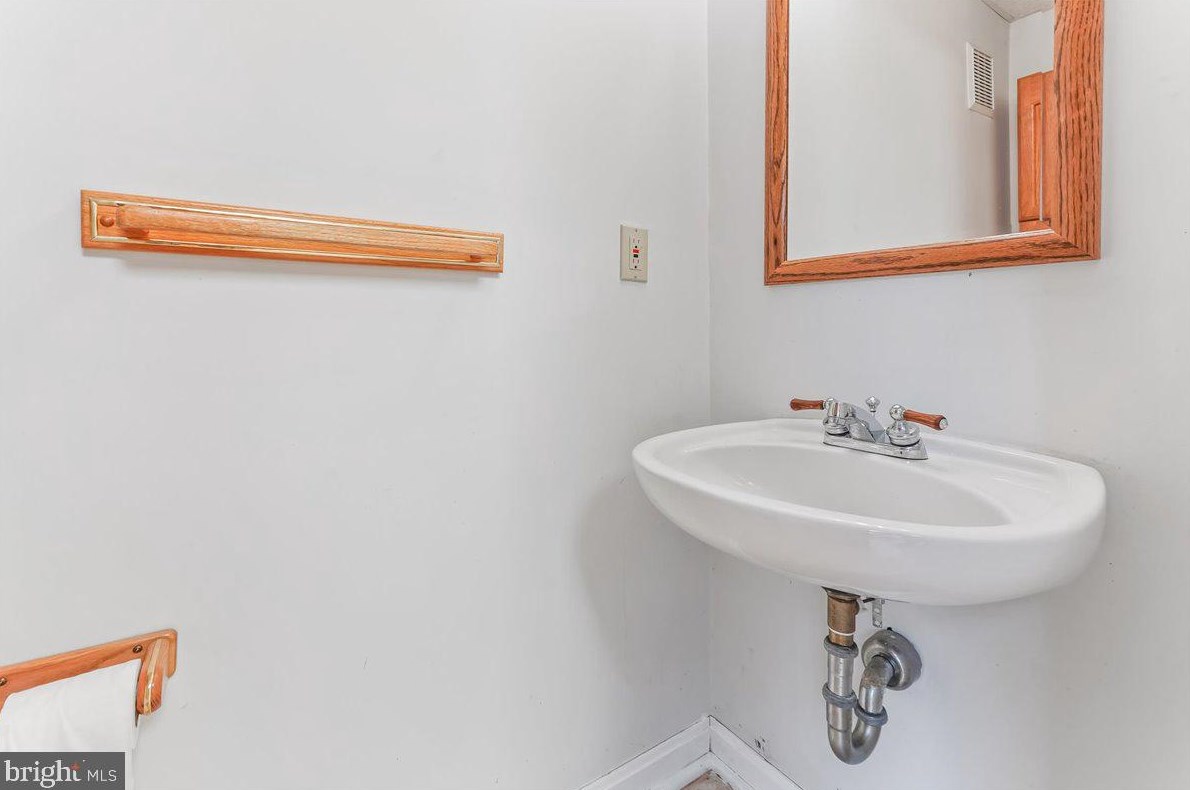 301 Revere Ct, Romansville PA  19320-5923 exterior