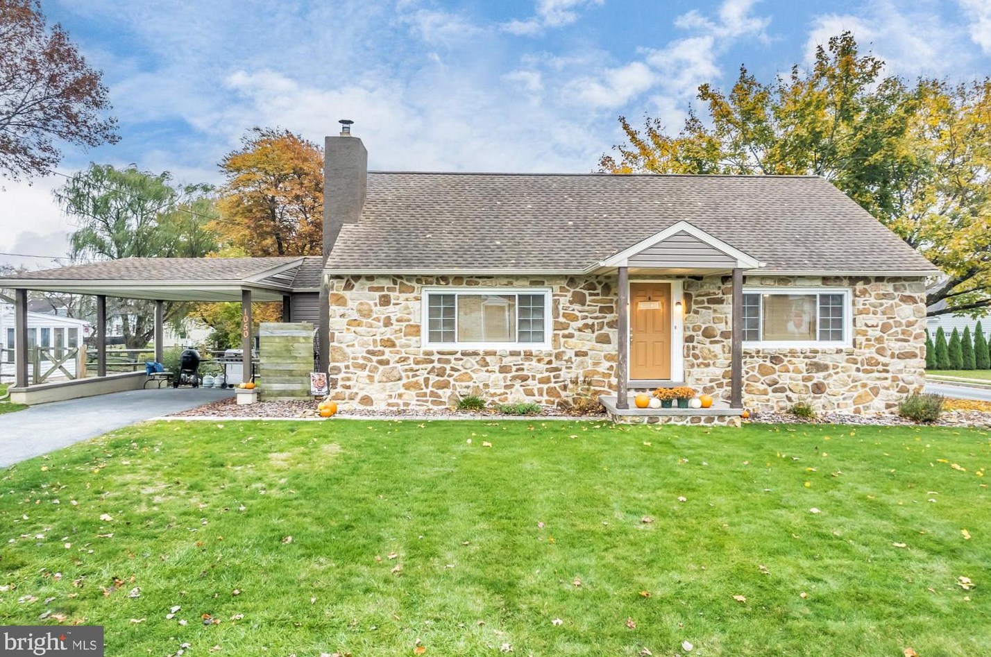 1050 Spruce St, Honey Brook, PA 19344-8708