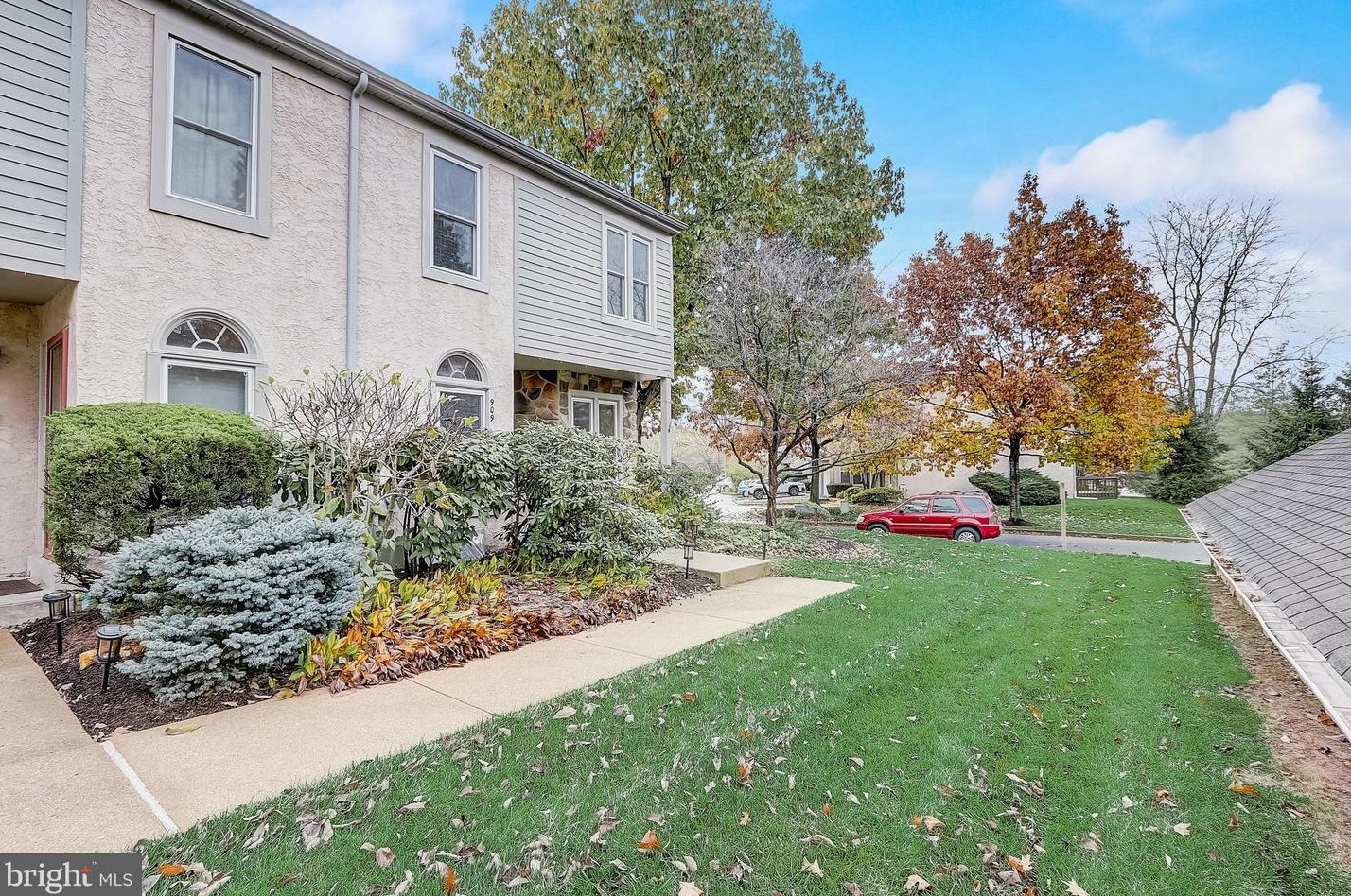 909 Winchester Ct, West Chester, PA 19382-6206