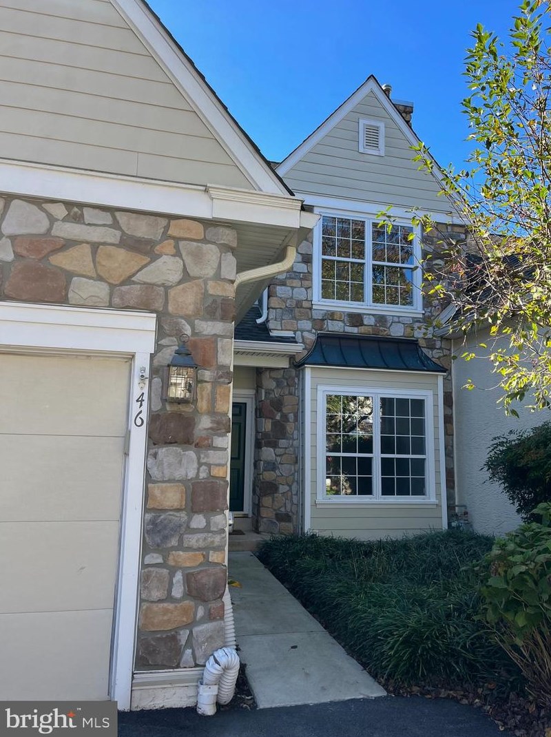 46 Overlook Cir, Berwyn, PA 19312