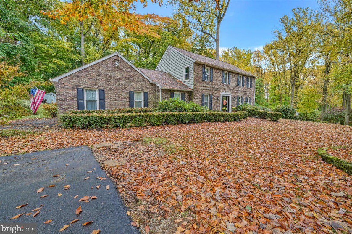 1011 Dogwood Ln, West Chester, PA 19382