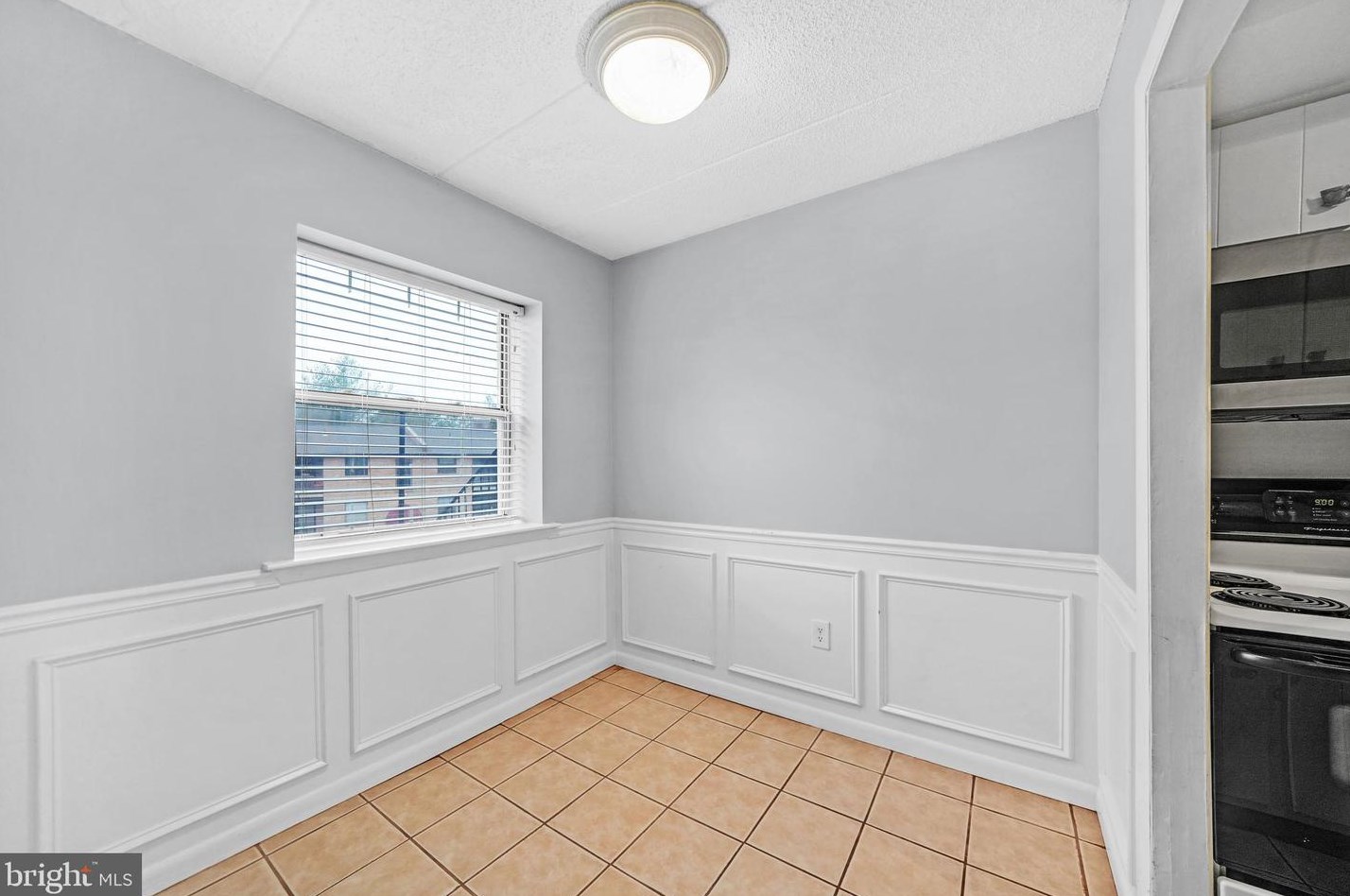 1807 Valley Dr, West Chester PA  19382-6491 exterior