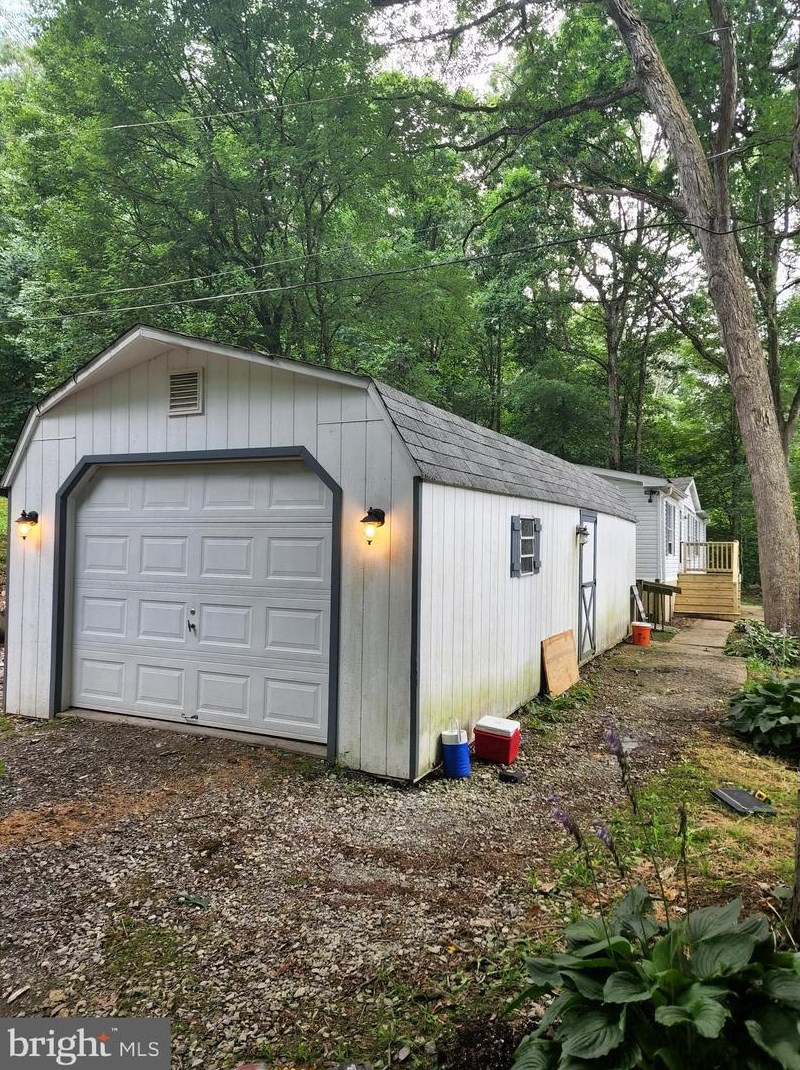 1938 Telegraph Rd, Honey Brook, PA 19344-9011