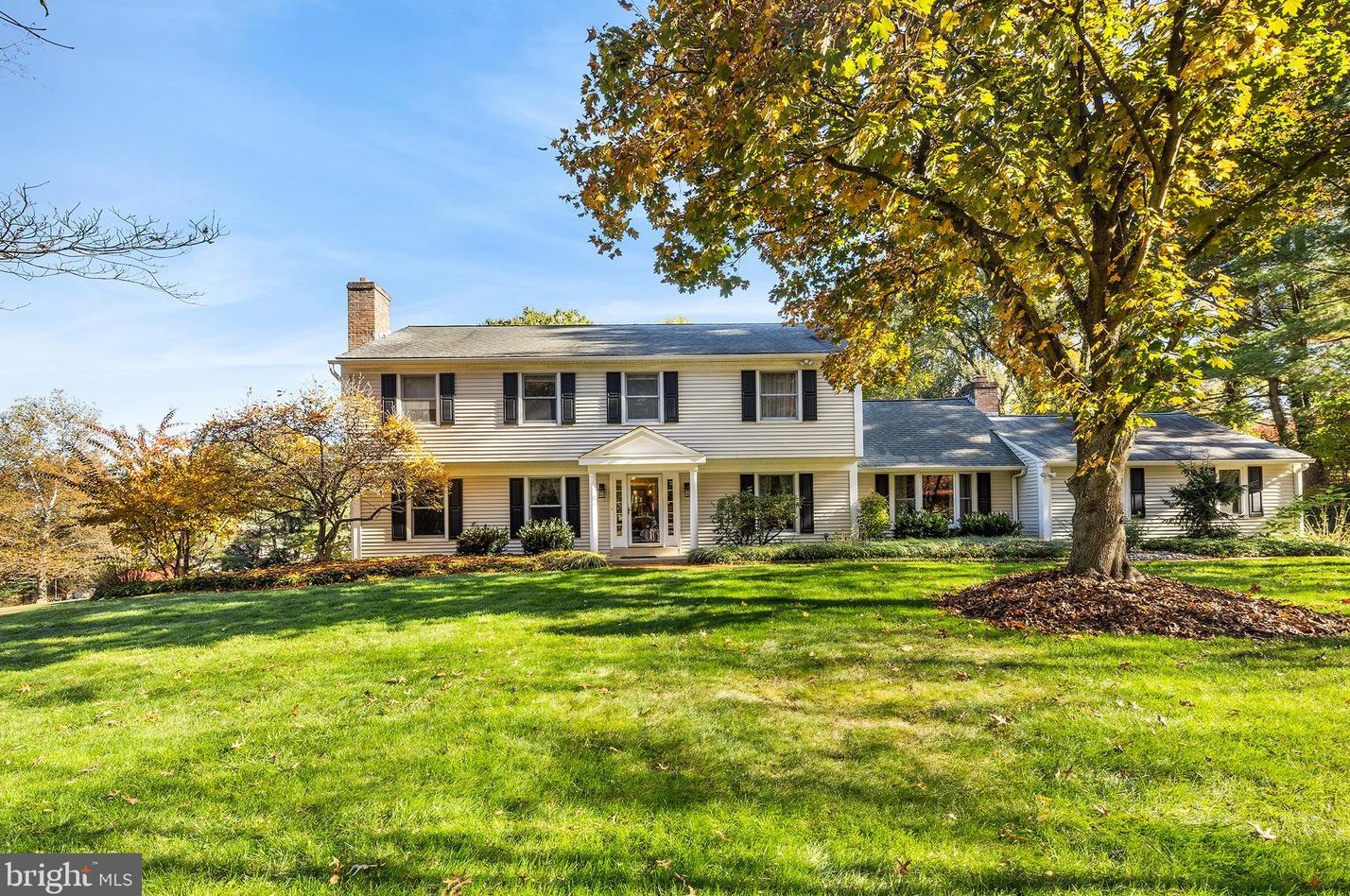 735 Isaac Taylor Dr, West Chester, PA 19382-7042