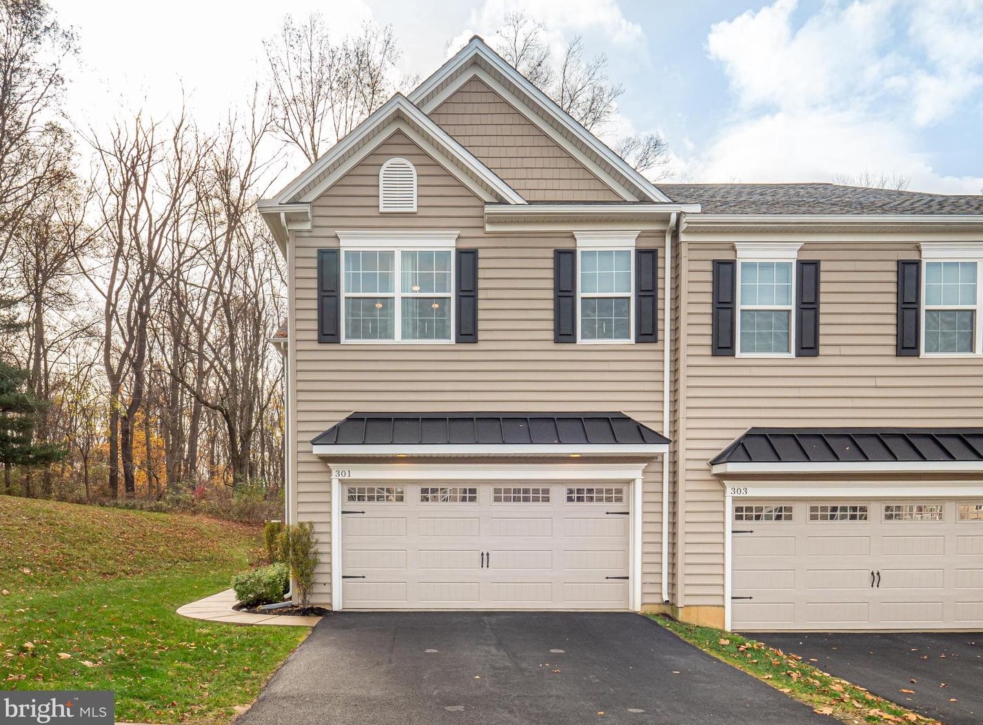 301 Kemper Dr, Honey Brook, PA 19344