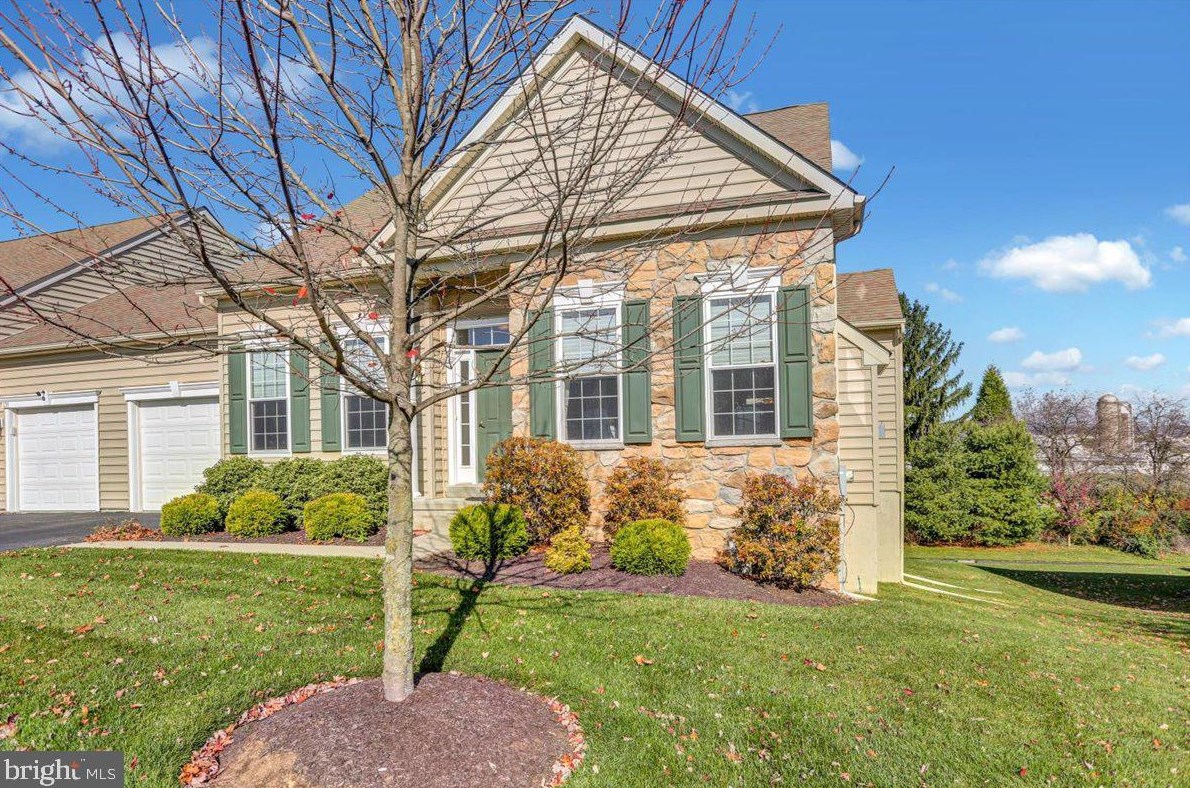 129 Augusta Dr, Honey Brook, PA 19344-8611