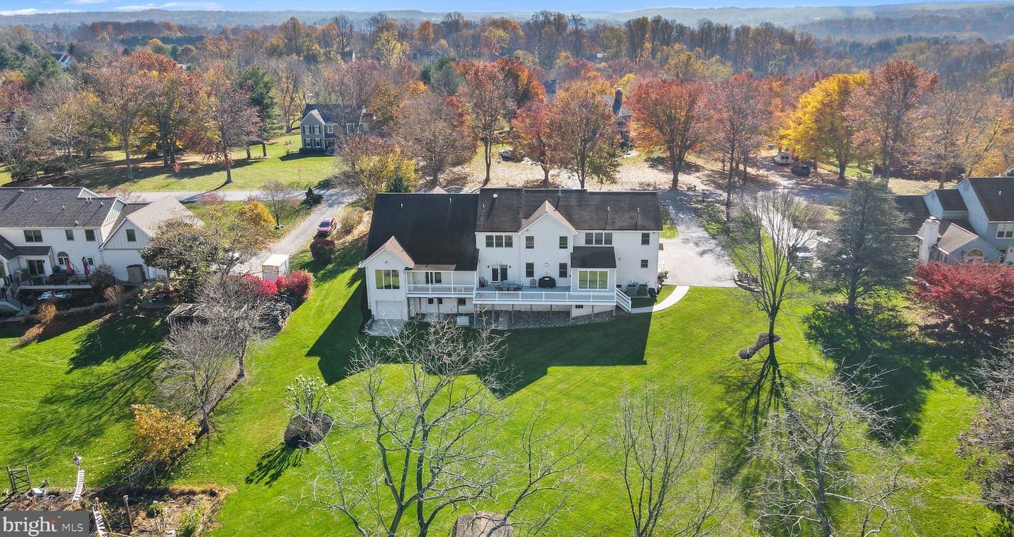 1105 Carroll Hill Dr, West Chester, PA 19382