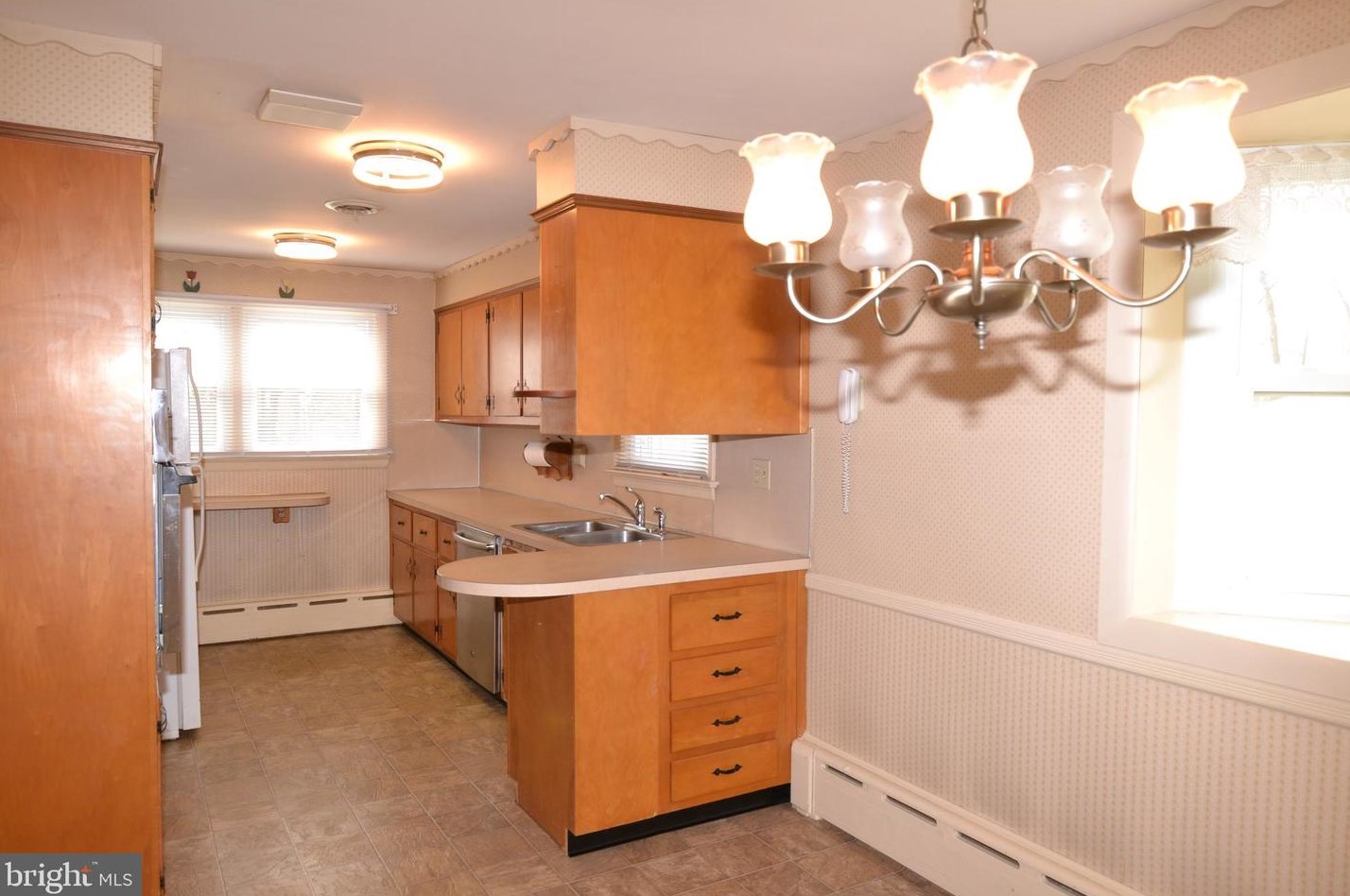 1102 Kings Hwy, Romansville PA  19320-1930 exterior