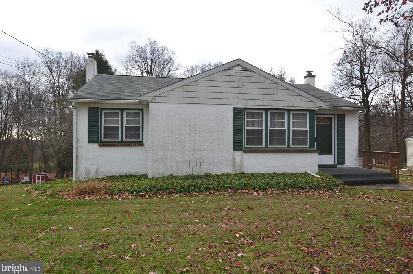 1102 Kings Hwy, Romansville PA  19320-1930 exterior