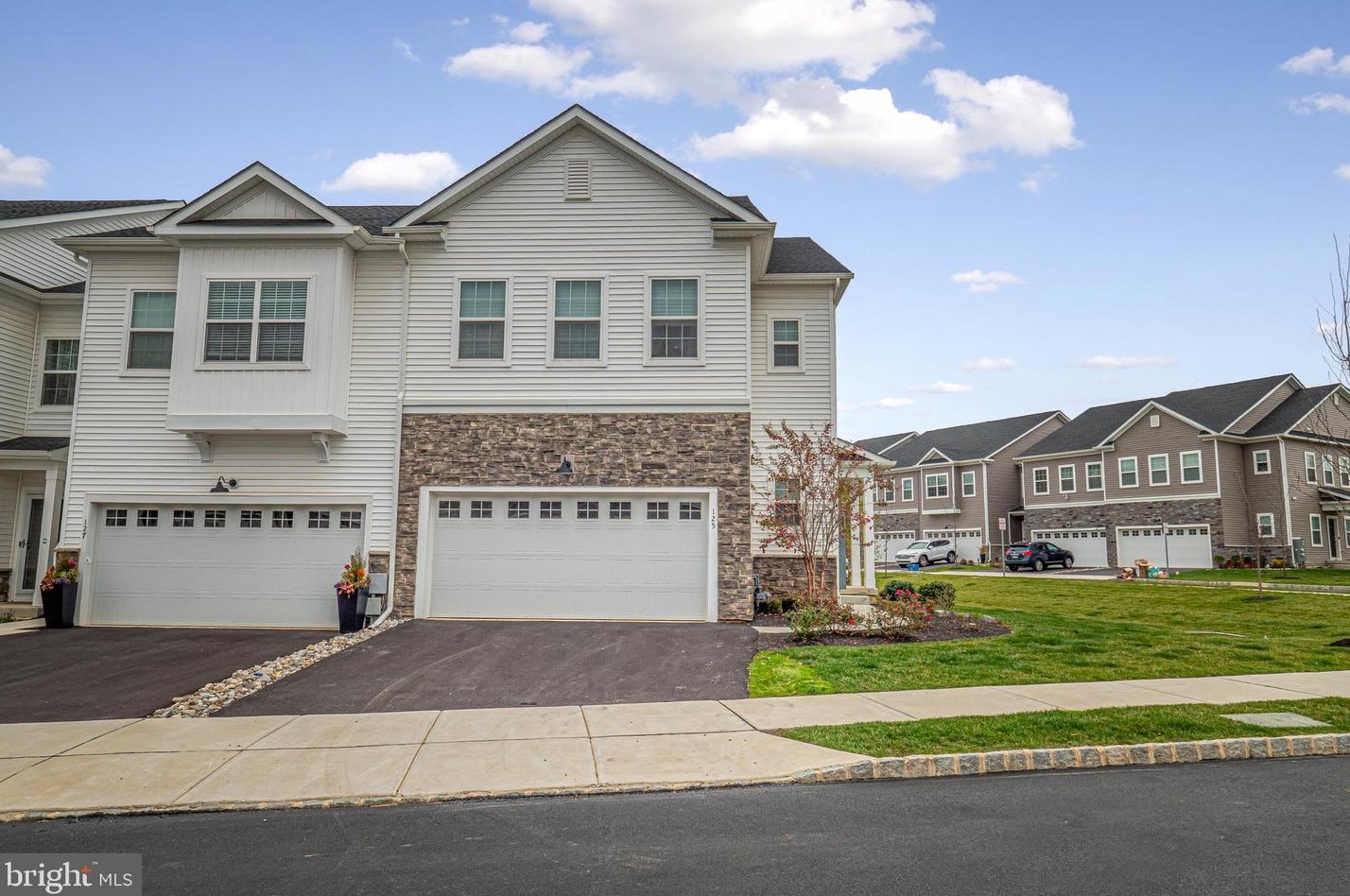 125 Livingston Ln, Exton, PA 19341-2800