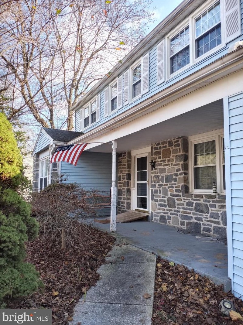 108 Allen Dr, Exton, PA 19341-1767