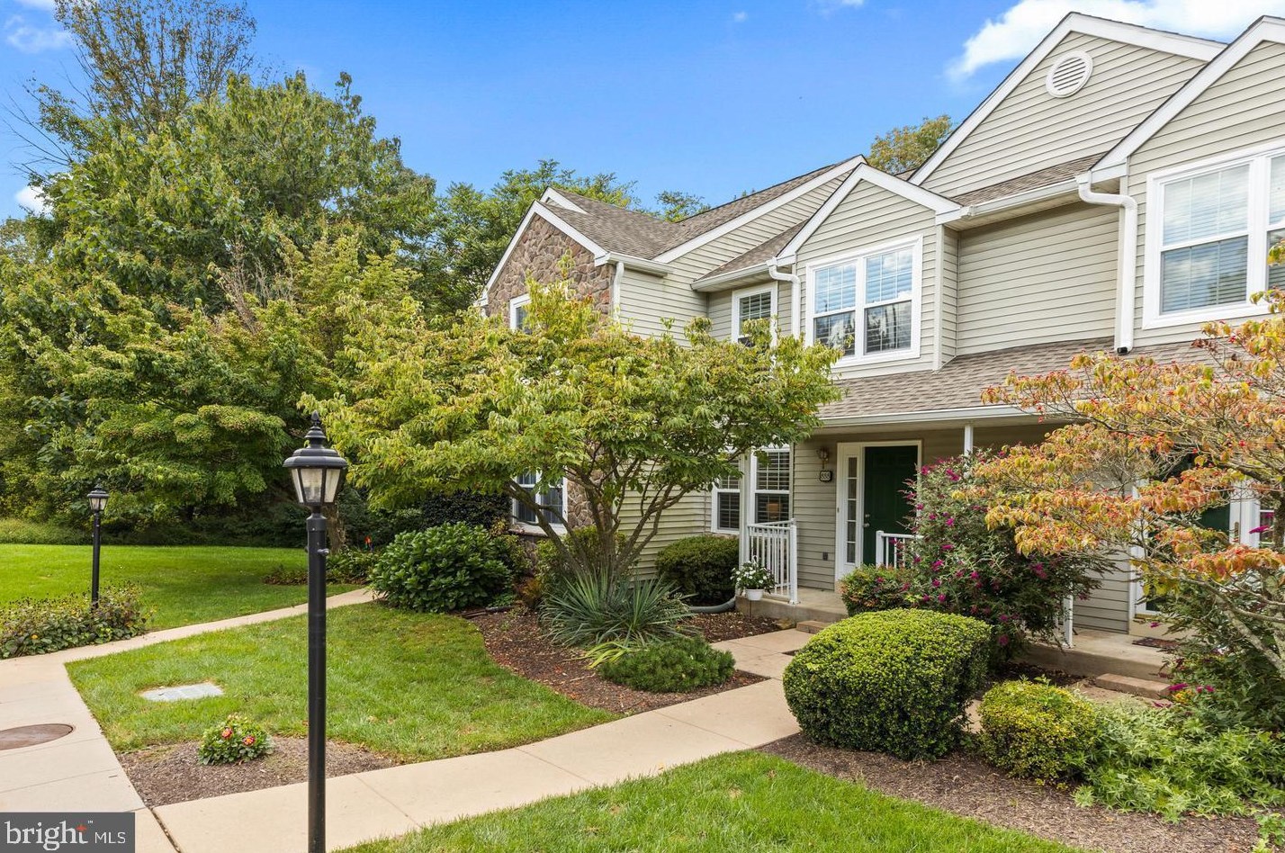 888 Amber Ln, West Chester, PA 19382