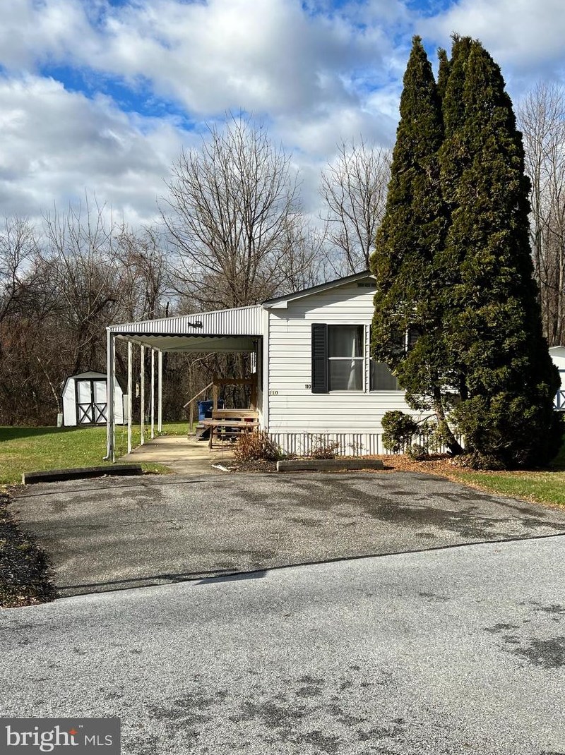 110 Mckinley Dr, Coatesville, PA 19320
