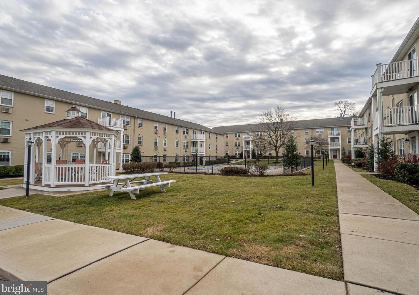 175 W King St #214, Frazer, PA 19355