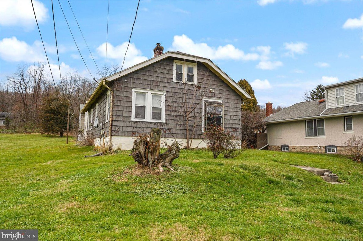 1309 Valley Rd, Romansville, PA 19320-2850