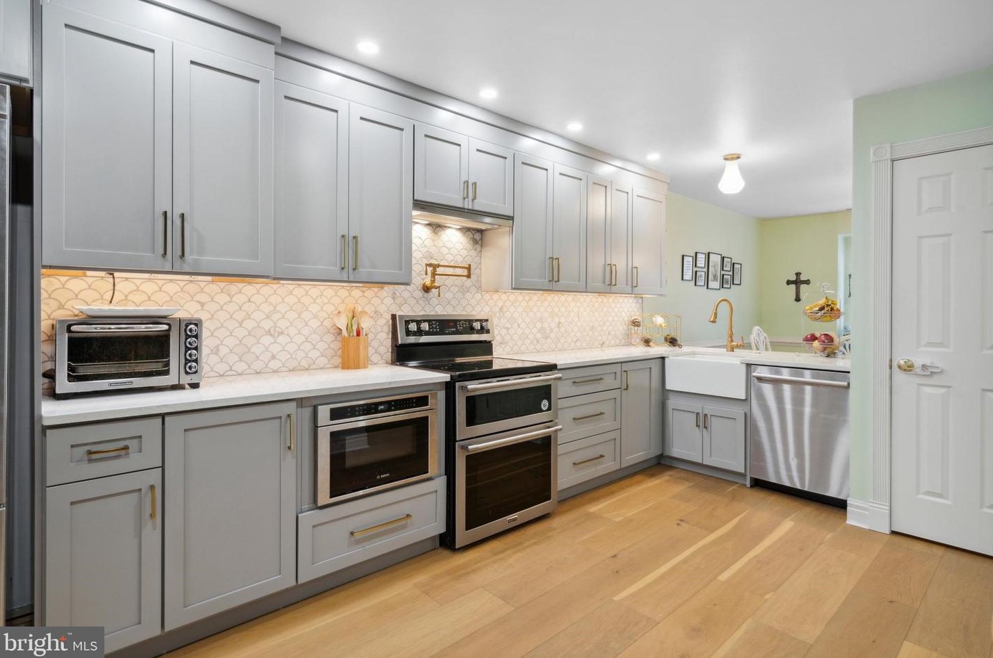 34 Landmark Dr, Frazer, PA 19355
