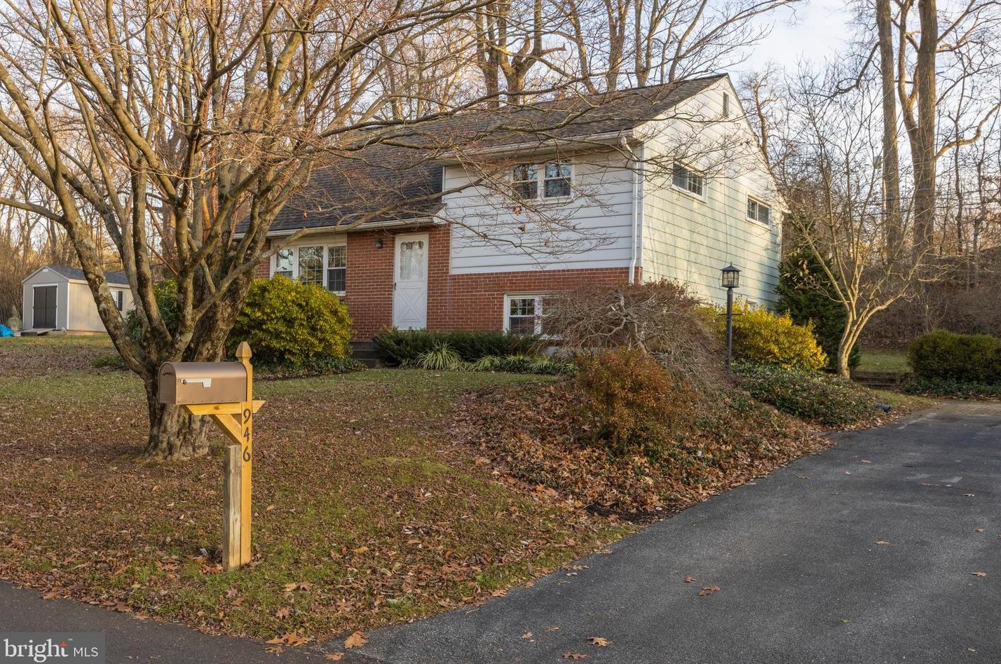 946 Queen Dr, West Chester, PA 19380-1444